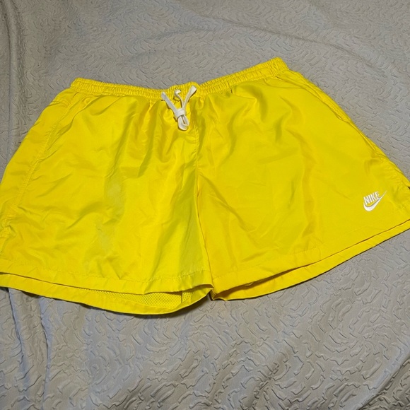 Nike Woven Flow Shorts - Picture 3 of 5